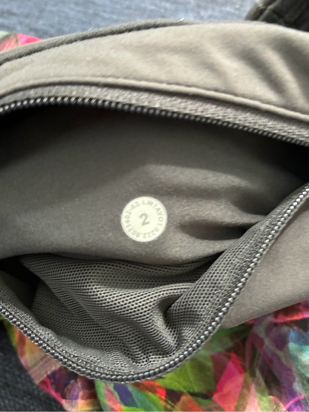Lululemon Speed Up Mid-Rise Short 4" Vivid size 2 - Picture 8 of 9